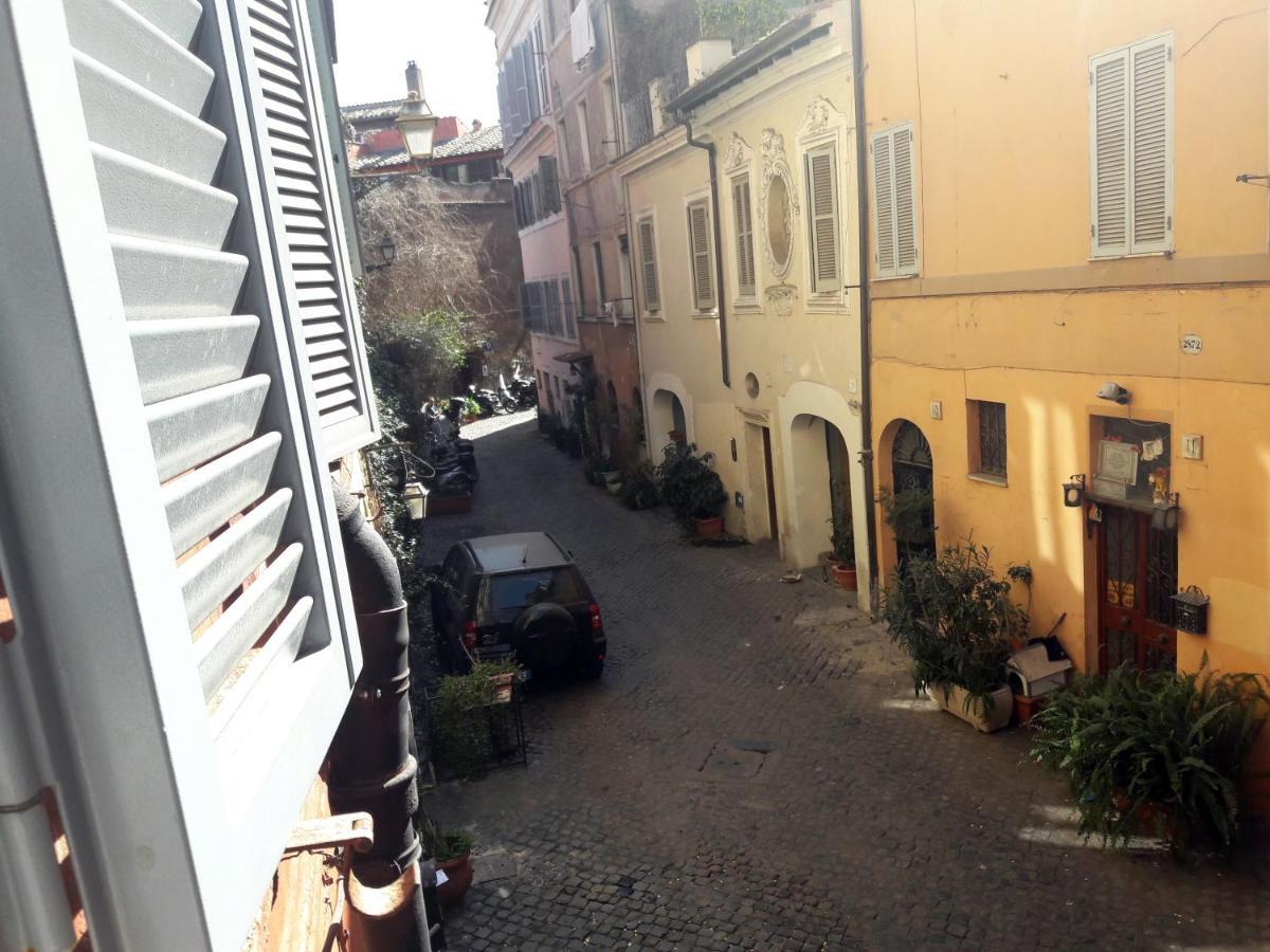 Anastasia - Hidden Balcony Inside Trastevere Apartment Rome Exterior photo